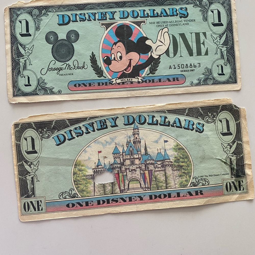 A total of four Disney currency $1 denominations 1987 and 1989 series - Picture 4 of 14